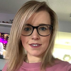 Meet your Posher, Lenora